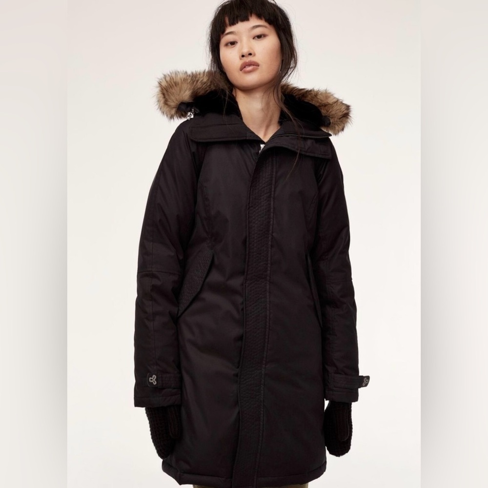 Aritzia Tna Avoriaz Parka, water resistant wind winter coat. 700 fill goose
